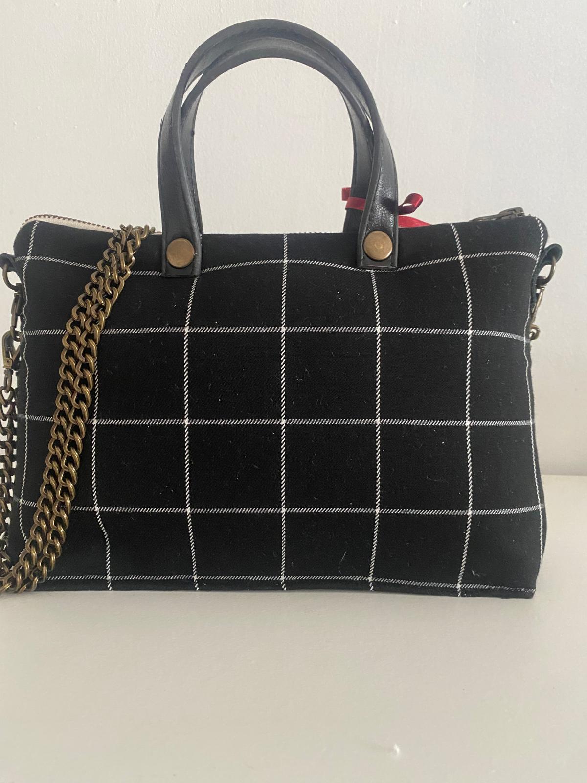 Mini Scotch's "Black & White"