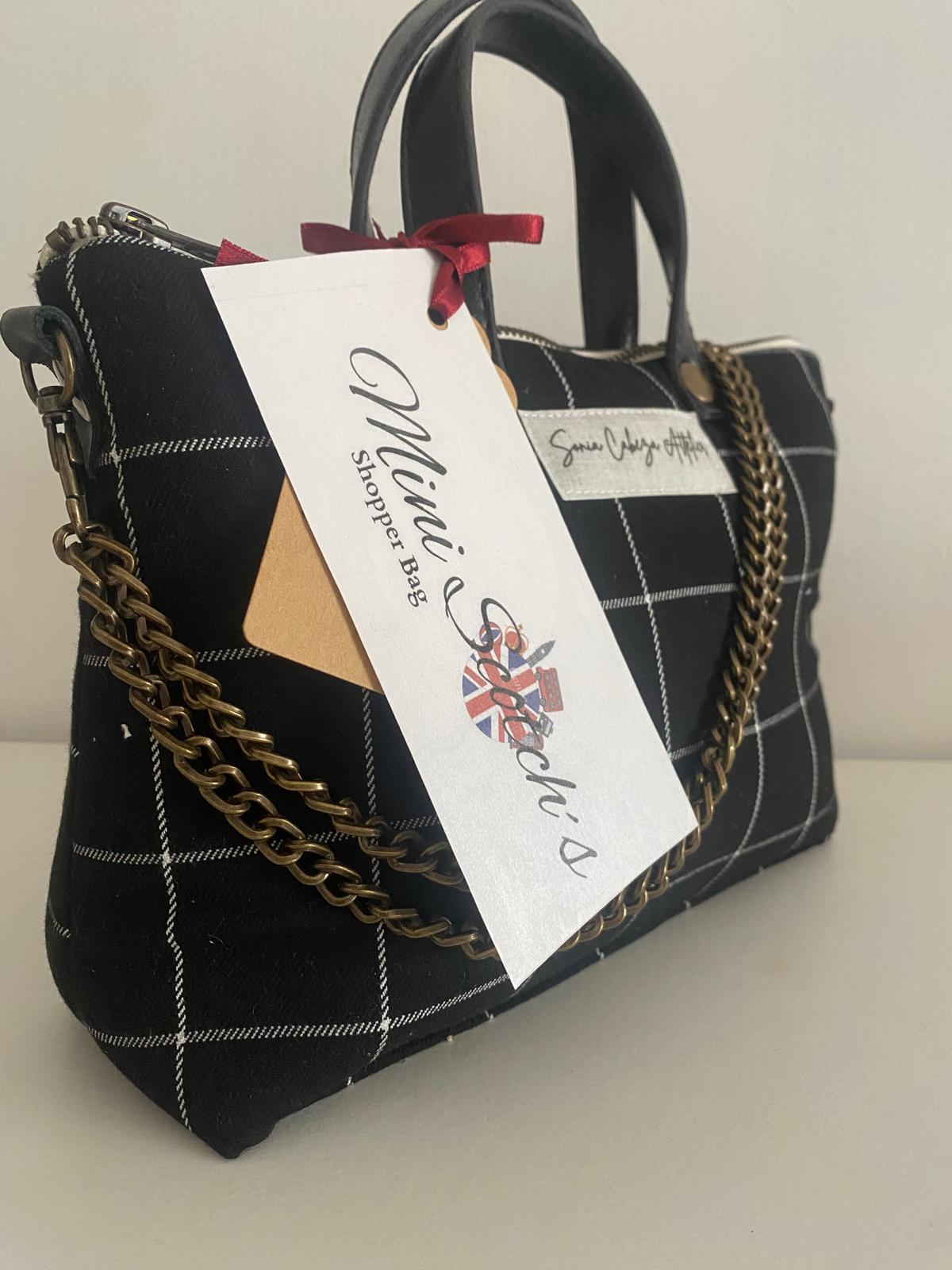 Mini Scotch's "Black & White"